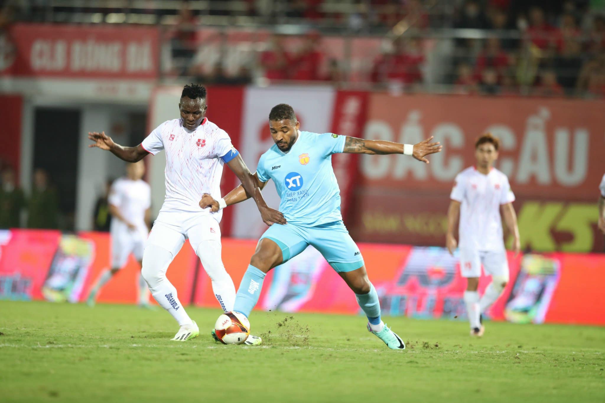 Thắng đậm Hải Ph&ograve;ng, CLB Nam Định vững ng&ocirc;i đầu V-League- Ảnh 5.