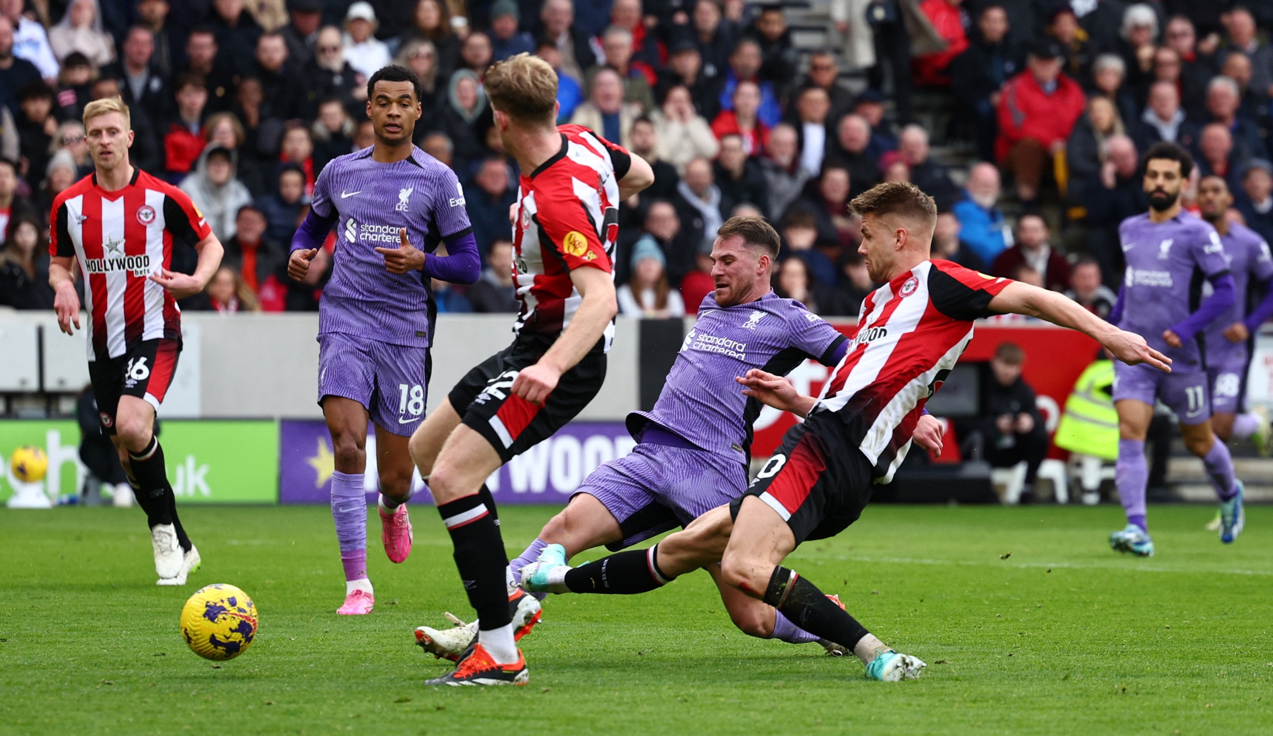 Salah t&aacute;i xuất, Liverpool thắng Brentford giữ vững ng&ocirc;i đầu Ngoại hạng Anh- Ảnh 4.