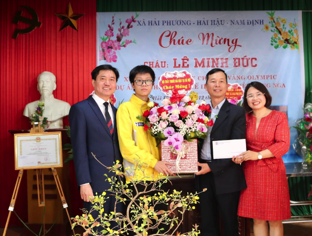 Vinh danh em L&ecirc; Minh Đức, huy chương v&agrave;ng Olympic Dự &aacute;n Ho&aacute; học quốc tế- Ảnh 4.