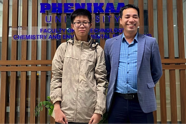 Vinh danh em L&ecirc; Minh Đức, huy chương v&agrave;ng Olympic Dự &aacute;n Ho&aacute; học quốc tế- Ảnh 3.