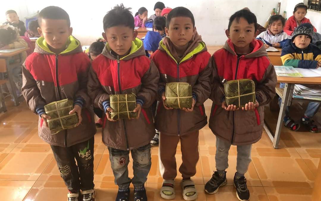 "Xuân sum vầy - Tết sẻ chia": Người cô "gieo" xuân yêu thương nơi rẻo cao