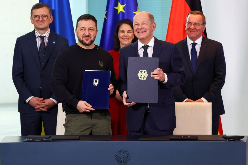Ph&aacute;p v&agrave; Đức cam kết hậu thuẫn d&agrave;i hạn cho Ukraine- Ảnh 2.