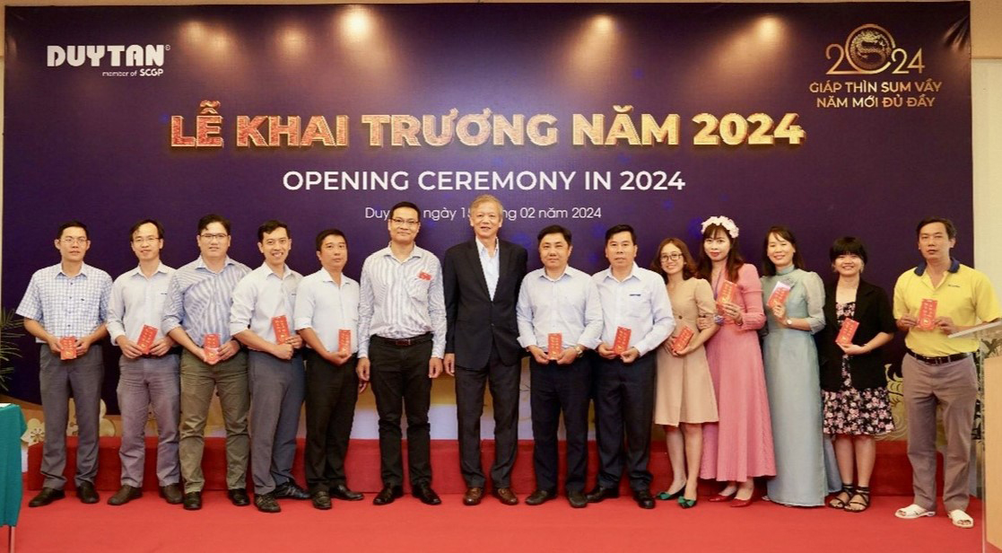 C&ocirc;ng nh&acirc;n h&aacute;o hức trở lại nh&agrave; m&aacute;y- Ảnh 1.