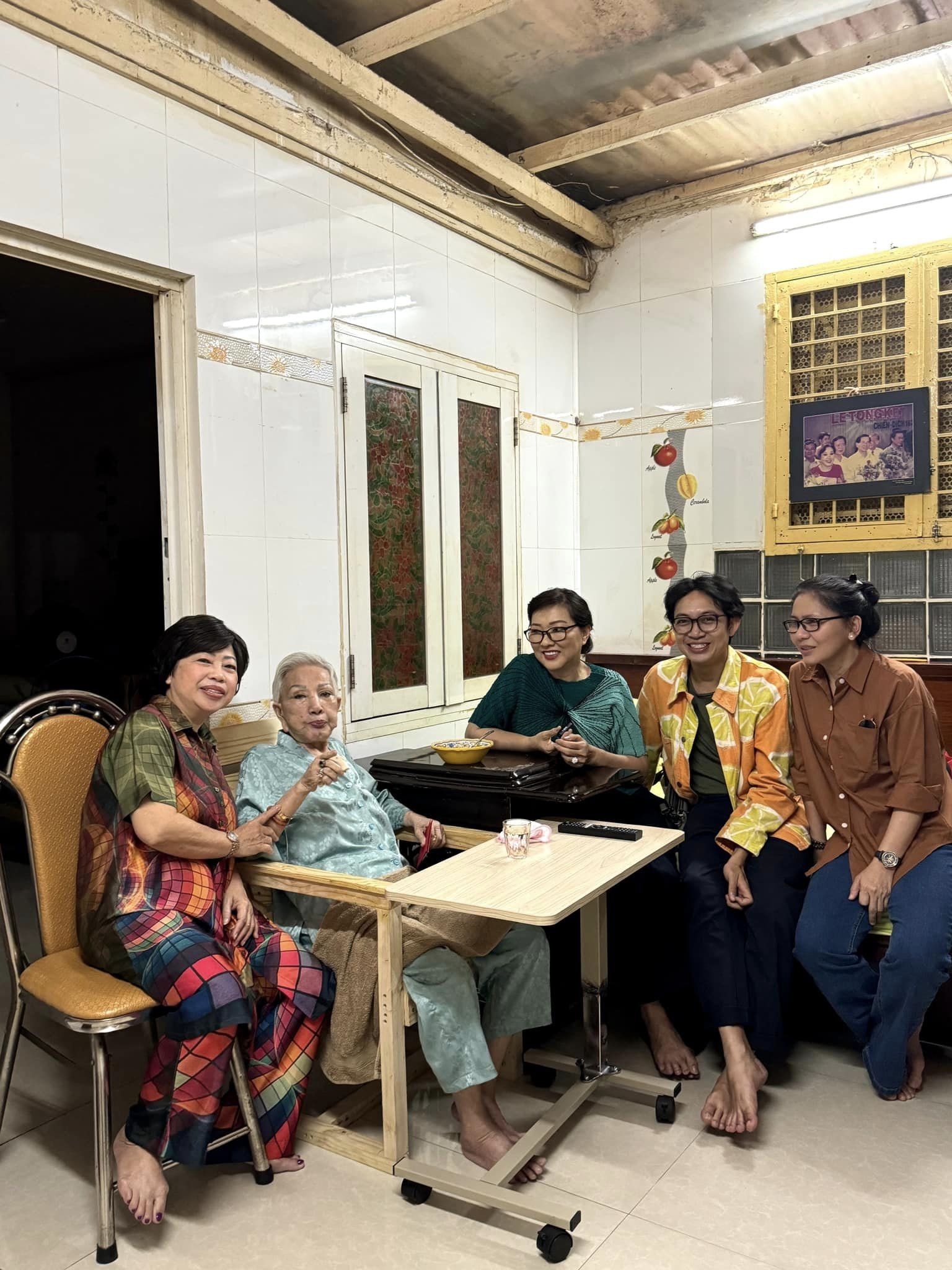 Phi Phụng, Phương Dung "song kiếm hợp b&iacute;ch" tr&ecirc;n s&acirc;n khấu Trương H&ugrave;ng Minh- Ảnh 4.