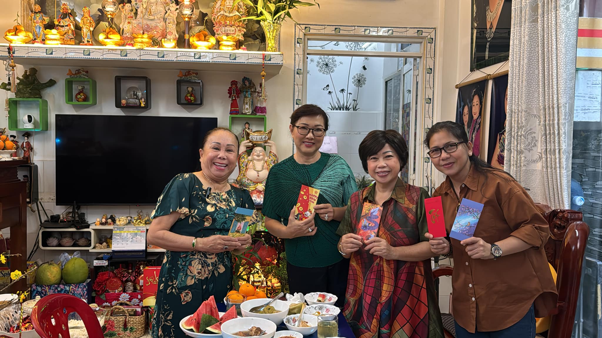 Phi Phụng, Phương Dung "song kiếm hợp b&iacute;ch" tr&ecirc;n s&acirc;n khấu Trương H&ugrave;ng Minh- Ảnh 2.