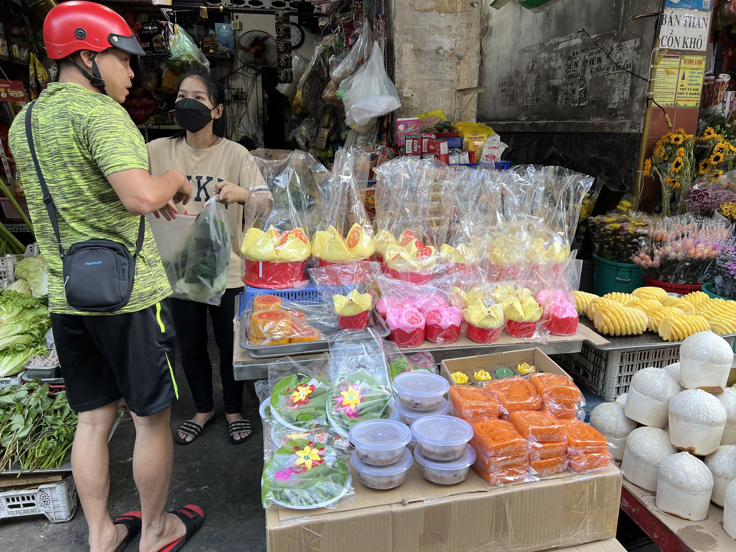 Phố cá lóc nướng ở TP HCM bắt đầu "nóng" trước ngày vía Thần Tài- Ảnh 7.