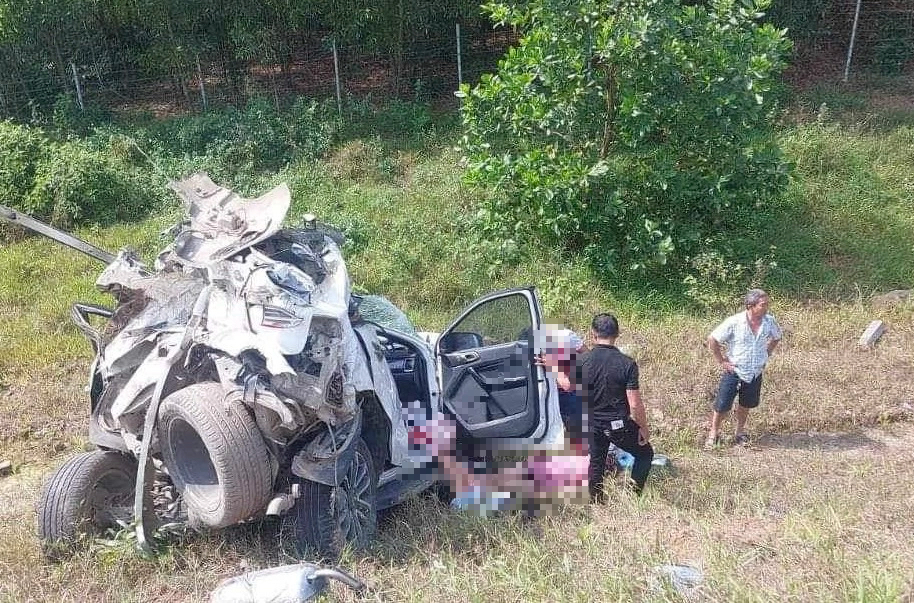 Th&ocirc;ng tin chi tiết vụ tai nạn 2 người chết, 3 người bị thương tr&ecirc;n cao tốc Cam Lộ - La Sơn- Ảnh 3.