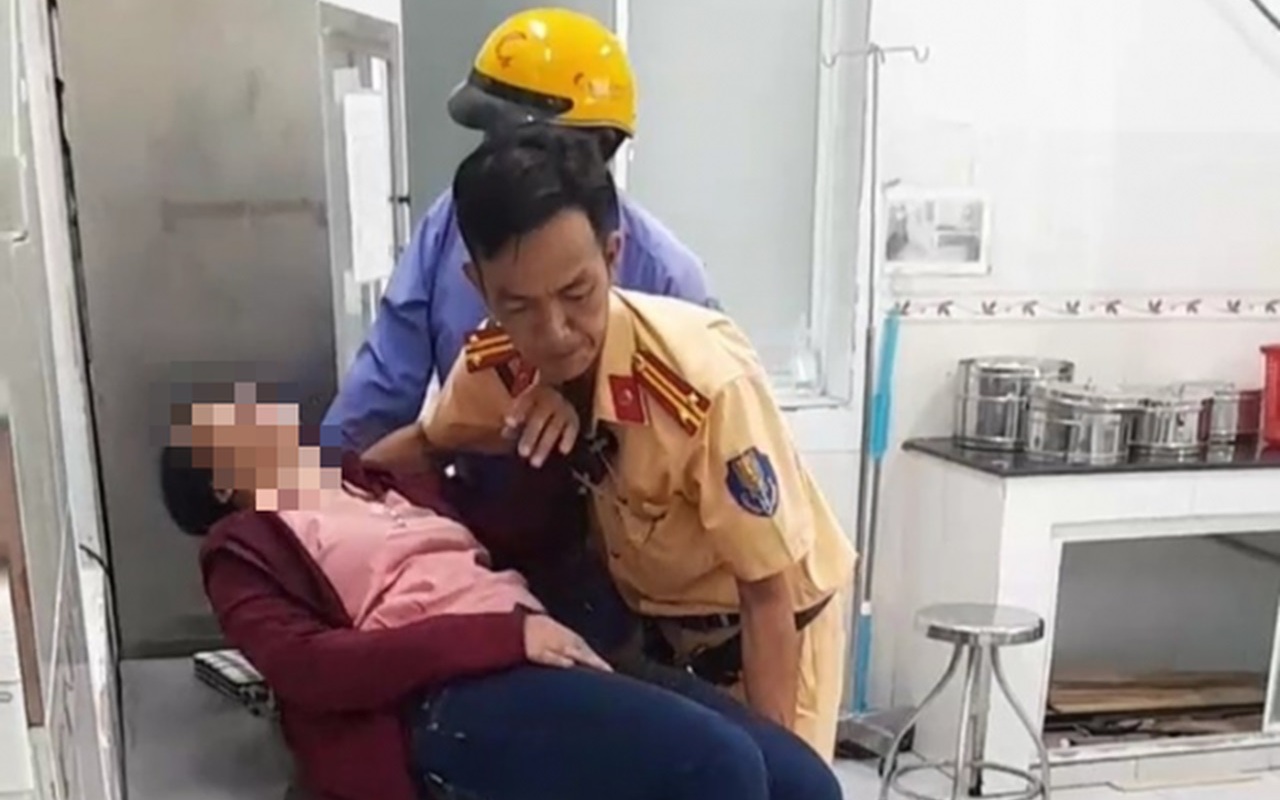 Tái diễn "bộ phim hành động" đáng yêu từ những CSGT