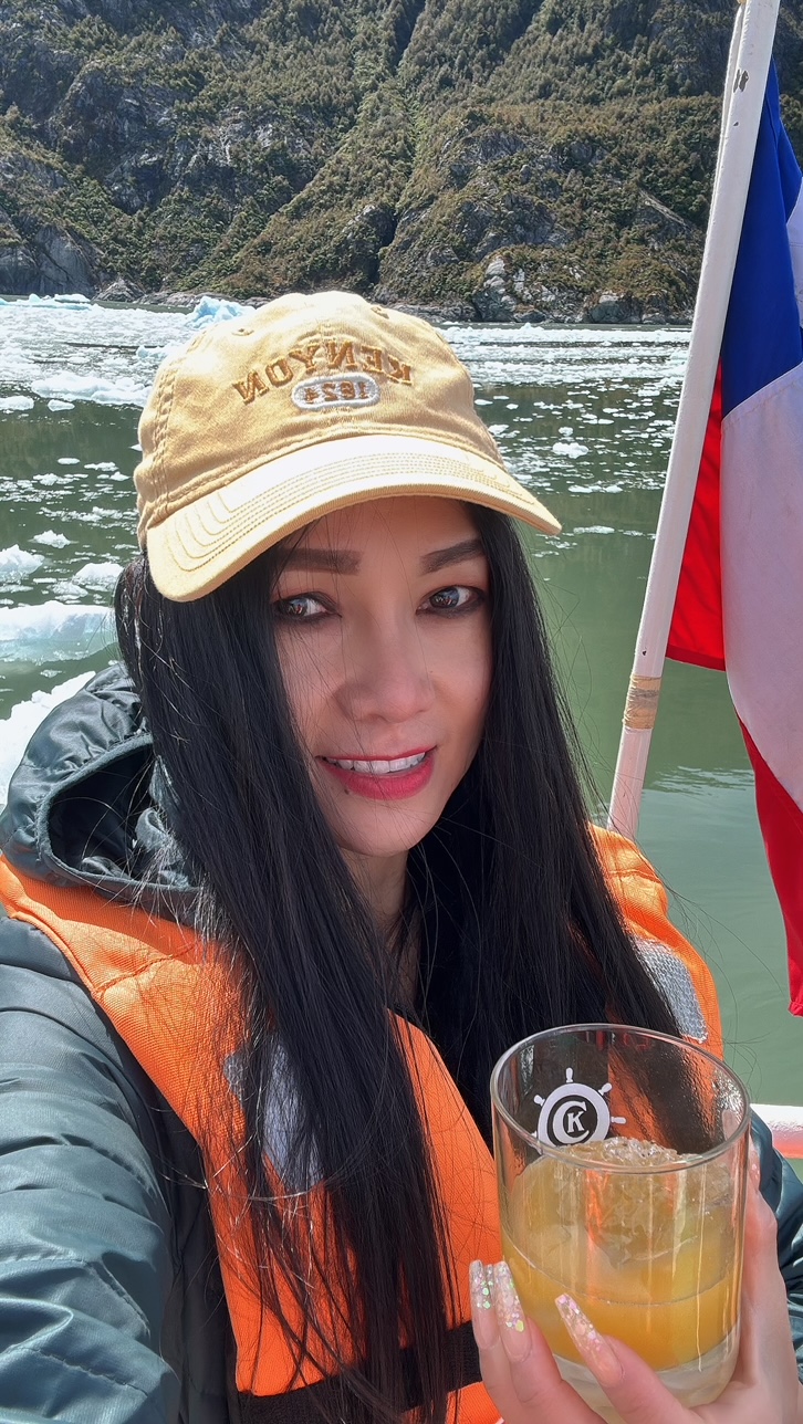 Ca sĩ Kavie Trần: "T&ocirc;i lu&ocirc;n nhớ hương vị Tết Việt Nam"- Ảnh 4.