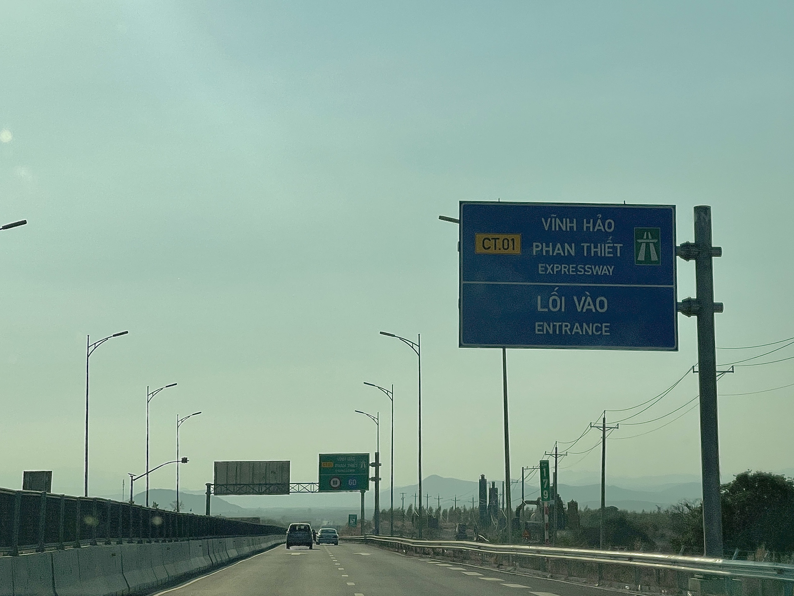 CLIP: Giao th&ocirc;ng hơn 200 km đường cao tốc từ c&aacute;c địa phương về TP HCM h&ocirc;m nay- Ảnh 1.