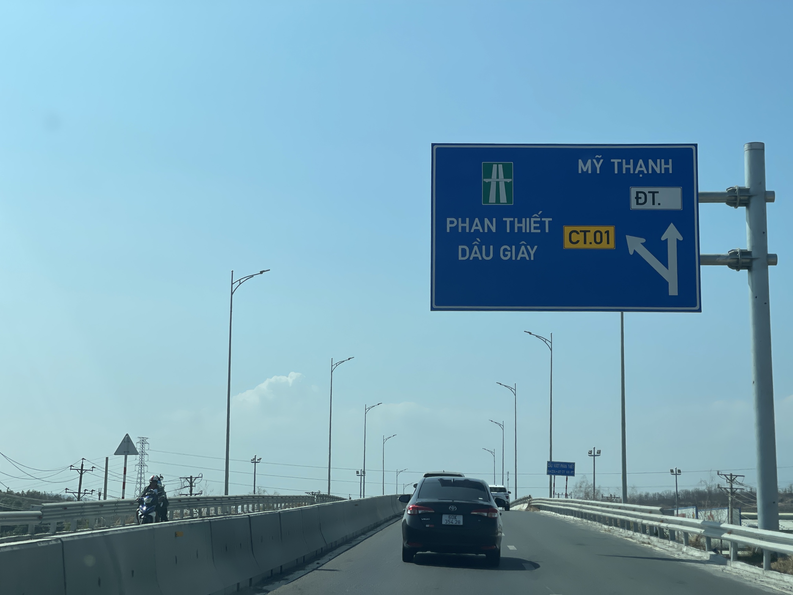 CLIP: Giao th&ocirc;ng hơn 200 km đường cao tốc từ c&aacute;c địa phương về TP HCM h&ocirc;m nay- Ảnh 2.
