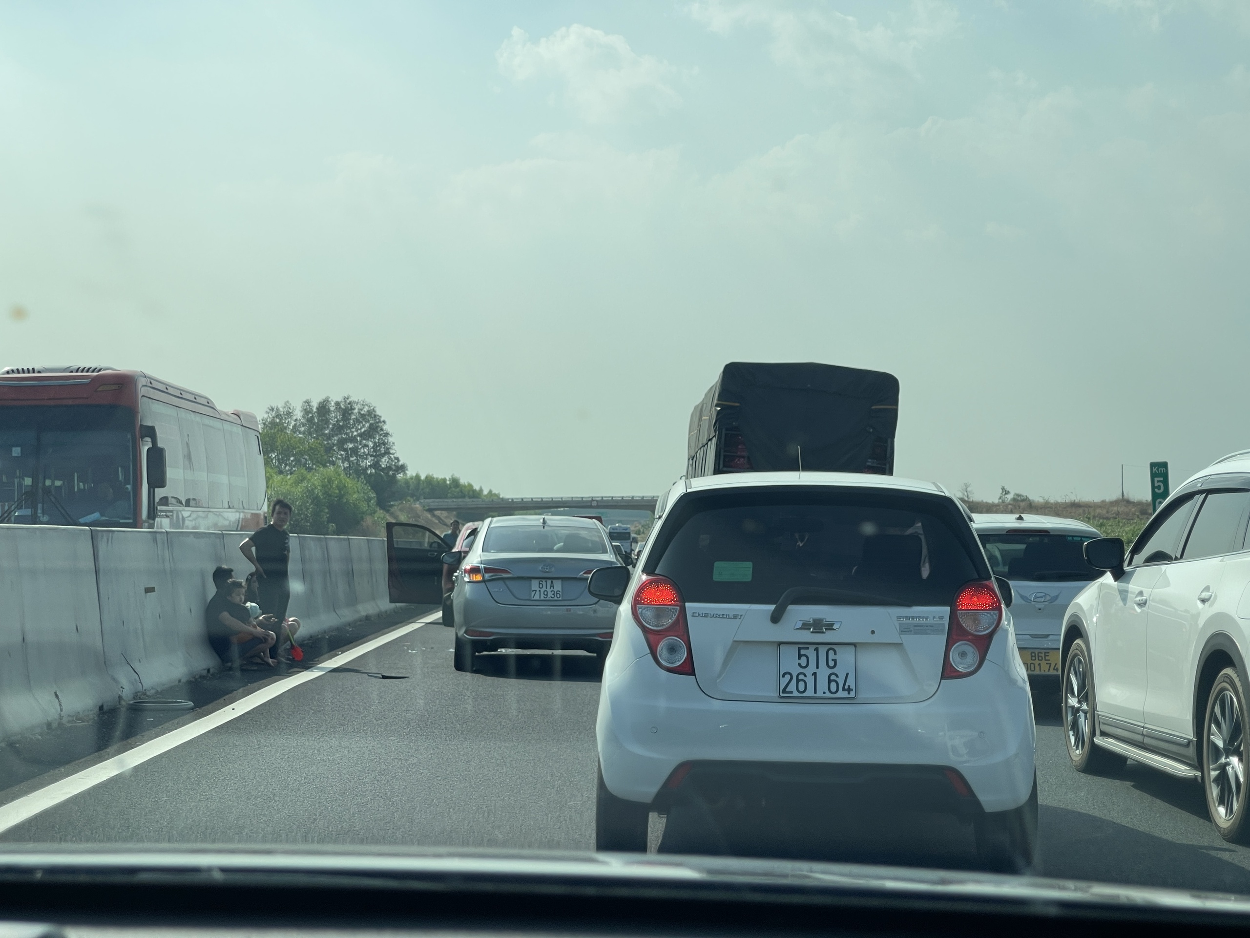CLIP: Giao th&ocirc;ng hơn 200 km đường cao tốc từ c&aacute;c địa phương về TP HCM h&ocirc;m nay- Ảnh 4.