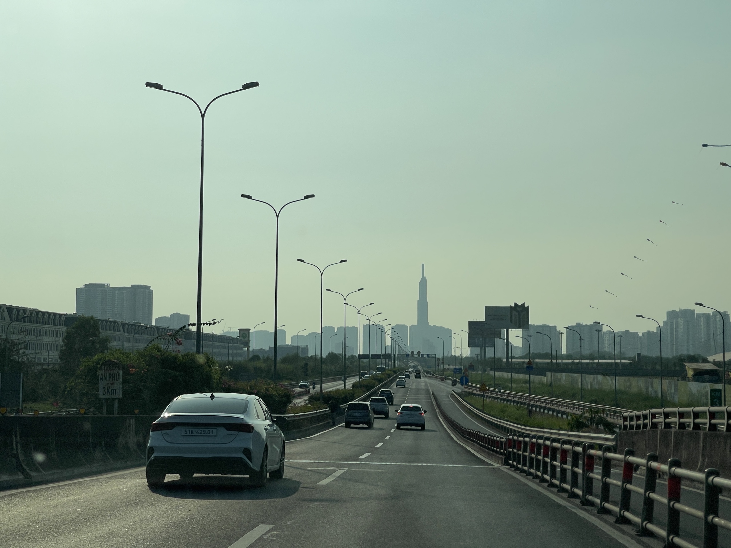 CLIP: Giao th&ocirc;ng hơn 200 km đường cao tốc từ c&aacute;c địa phương về TP HCM h&ocirc;m nay- Ảnh 8.