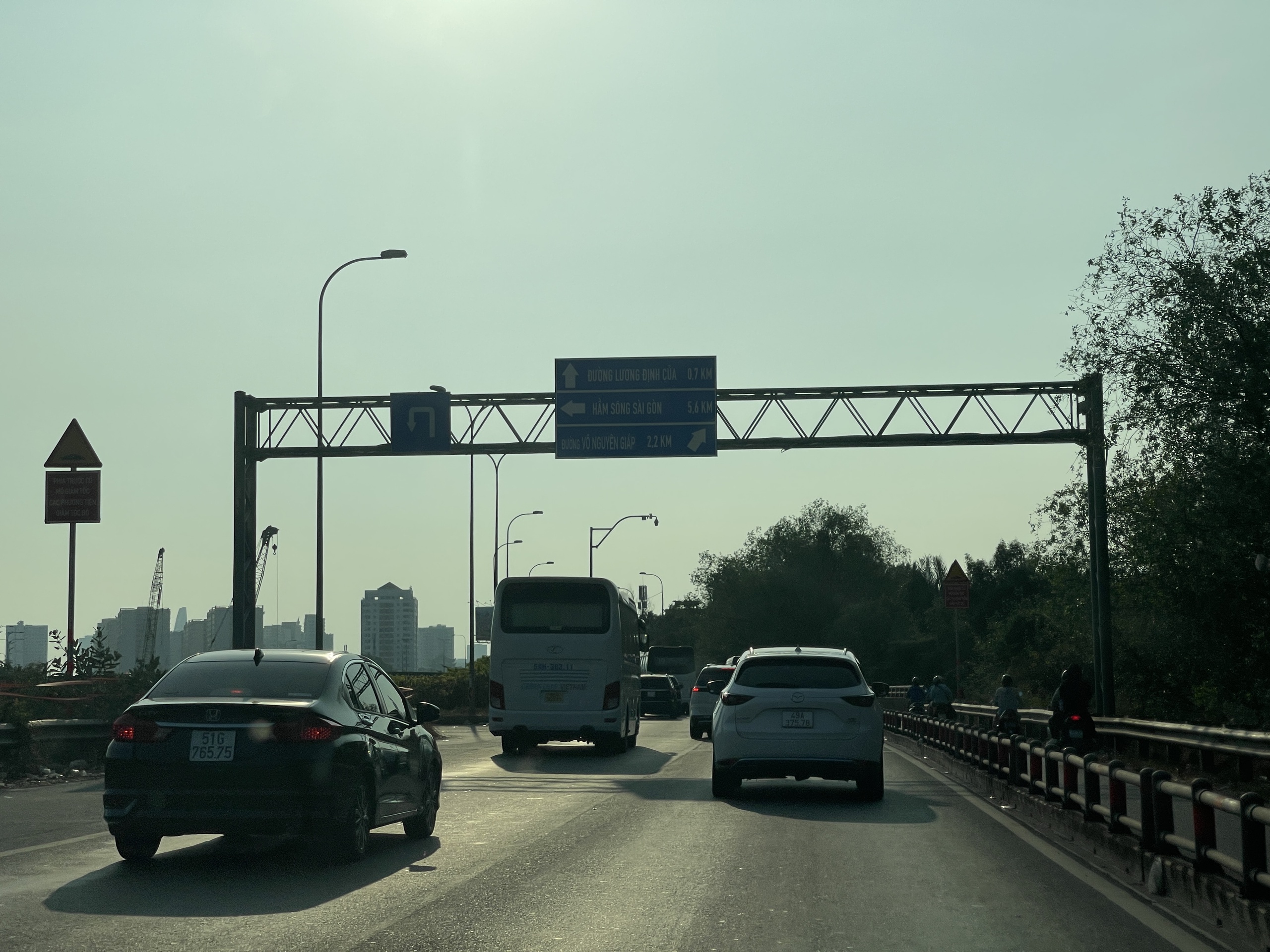 H&igrave;nh ảnh giao th&ocirc;ng cửa ng&otilde; ph&iacute;a Đ&ocirc;ng TP HCM ng&agrave;y cuối c&ugrave;ng của kỳ nghỉ Tết- Ảnh 1.
