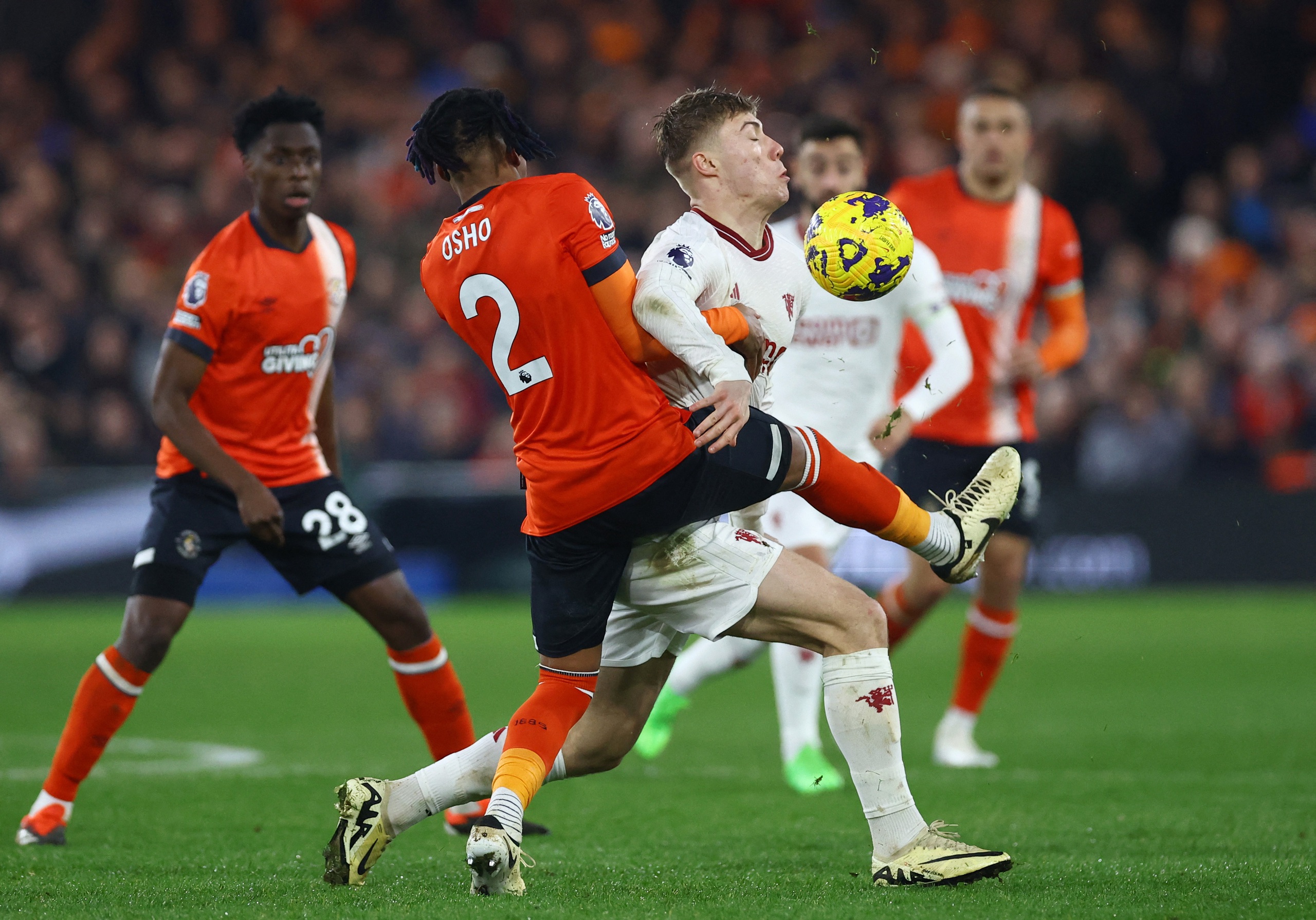 Thắng chật vật "tí hon" Luton, Man United sáng tạo kỳ tích Ngoại hạng- Ảnh 7.