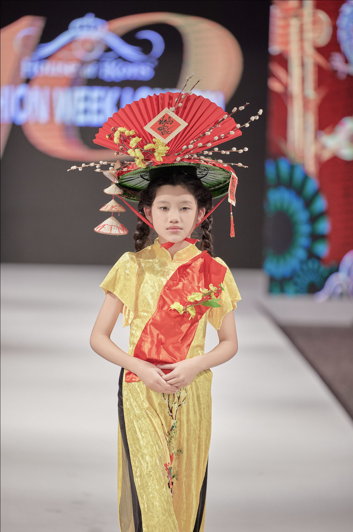 Anna Ho&agrave;ng mang Tết Việt đến Tuần lễ thời trang London- Ảnh 10.