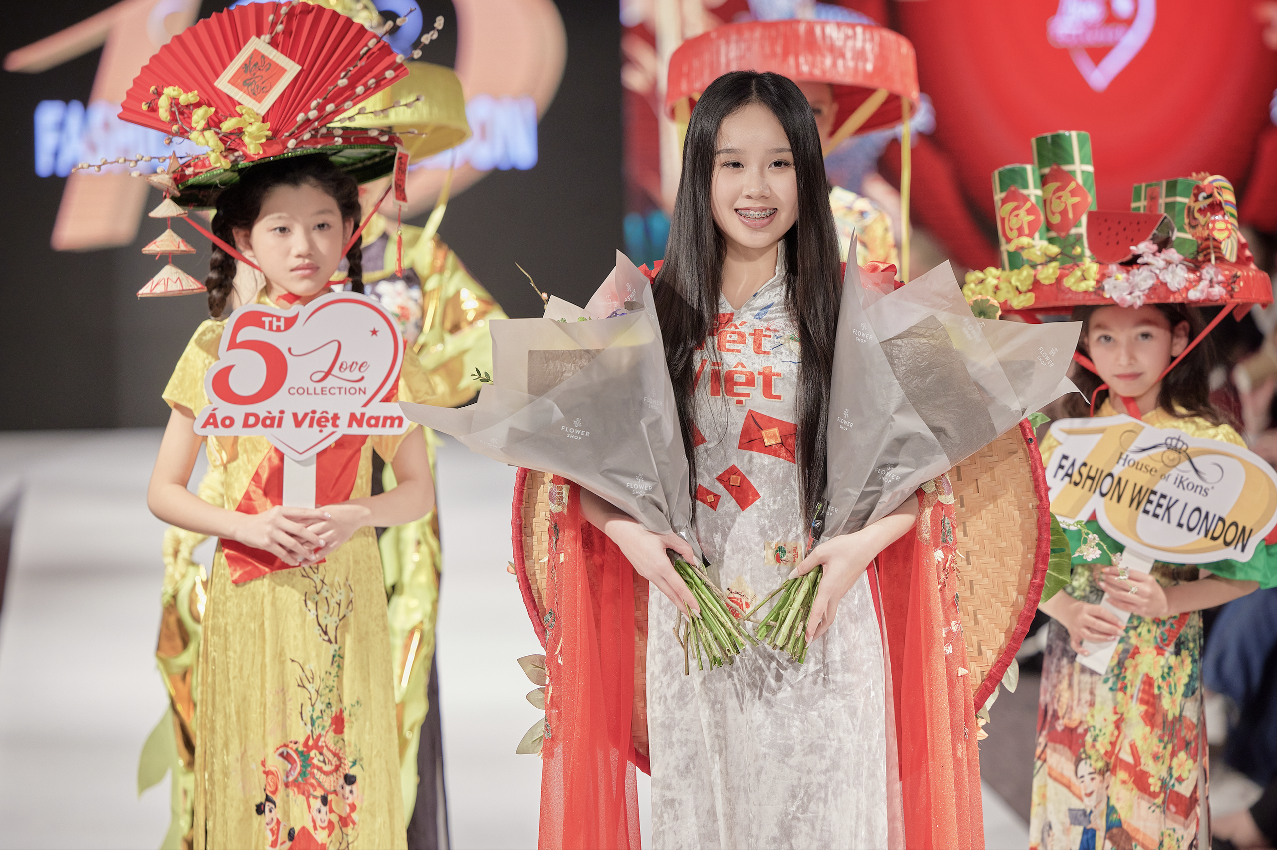 Anna Ho&agrave;ng mang Tết Việt đến Tuần lễ thời trang London- Ảnh 13.