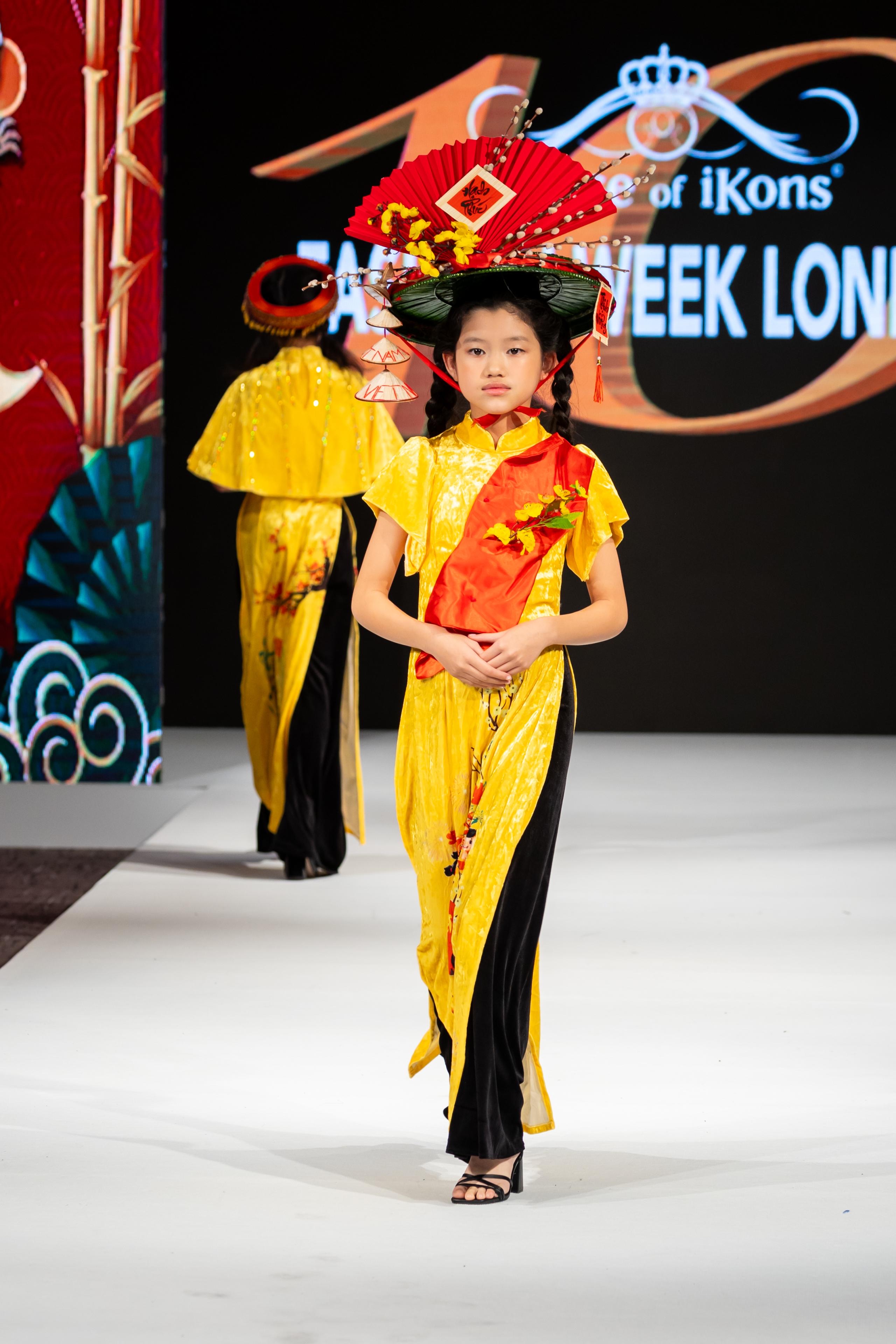 Anna Ho&agrave;ng mang Tết Việt đến Tuần lễ thời trang London- Ảnh 9.
