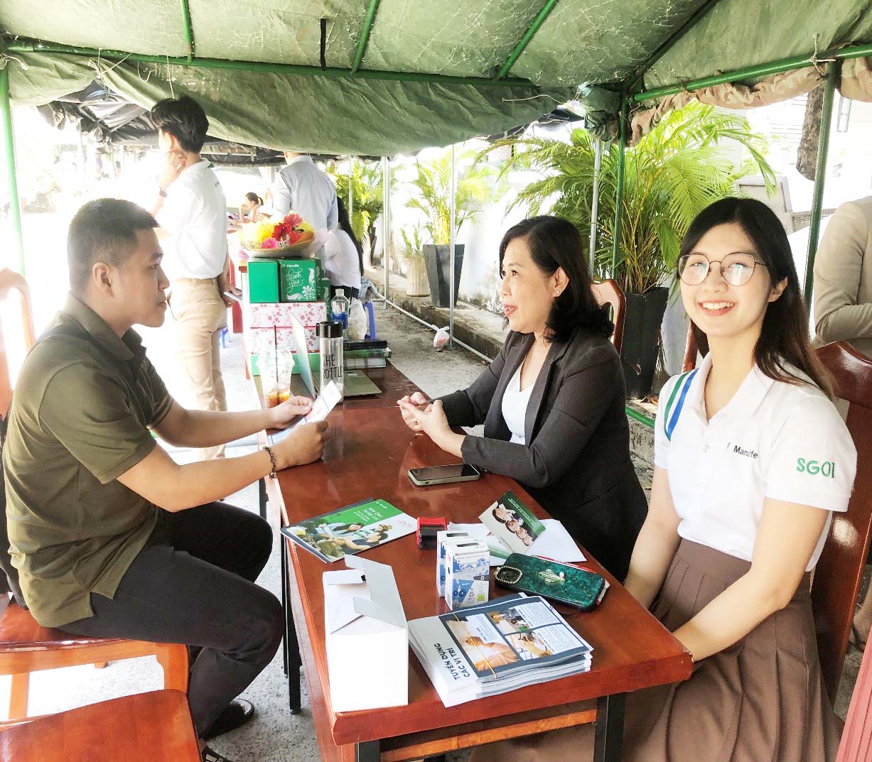 Người lao động tham gia s&agrave;n giao dịch việc l&agrave;m do Trung t&acirc;m DVVL TP tổ chức
