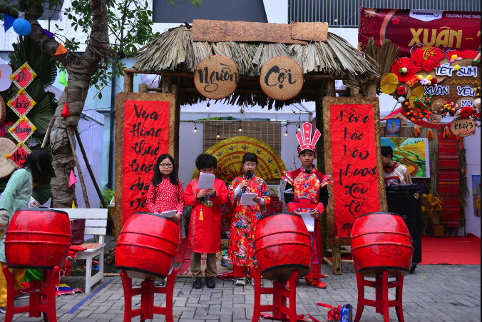 Học sinh H&agrave; Nội x&uacute;ng x&iacute;nh &aacute;o d&agrave;i đ&oacute;n tết sớm

- Ảnh 6.