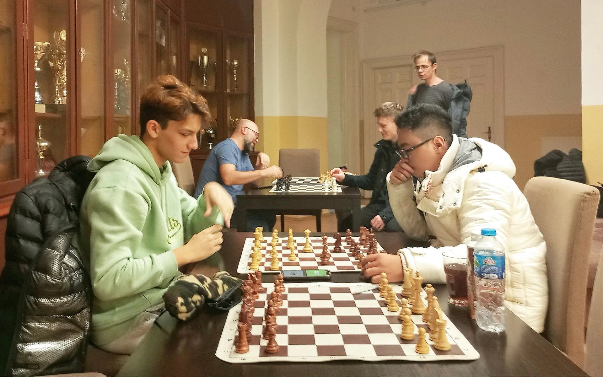 Phạm Trần Gia Ph&uacute;c v&ocirc; địch cờ vua Budapest, gi&agrave;nh chuẩn Đại kiện tướng
