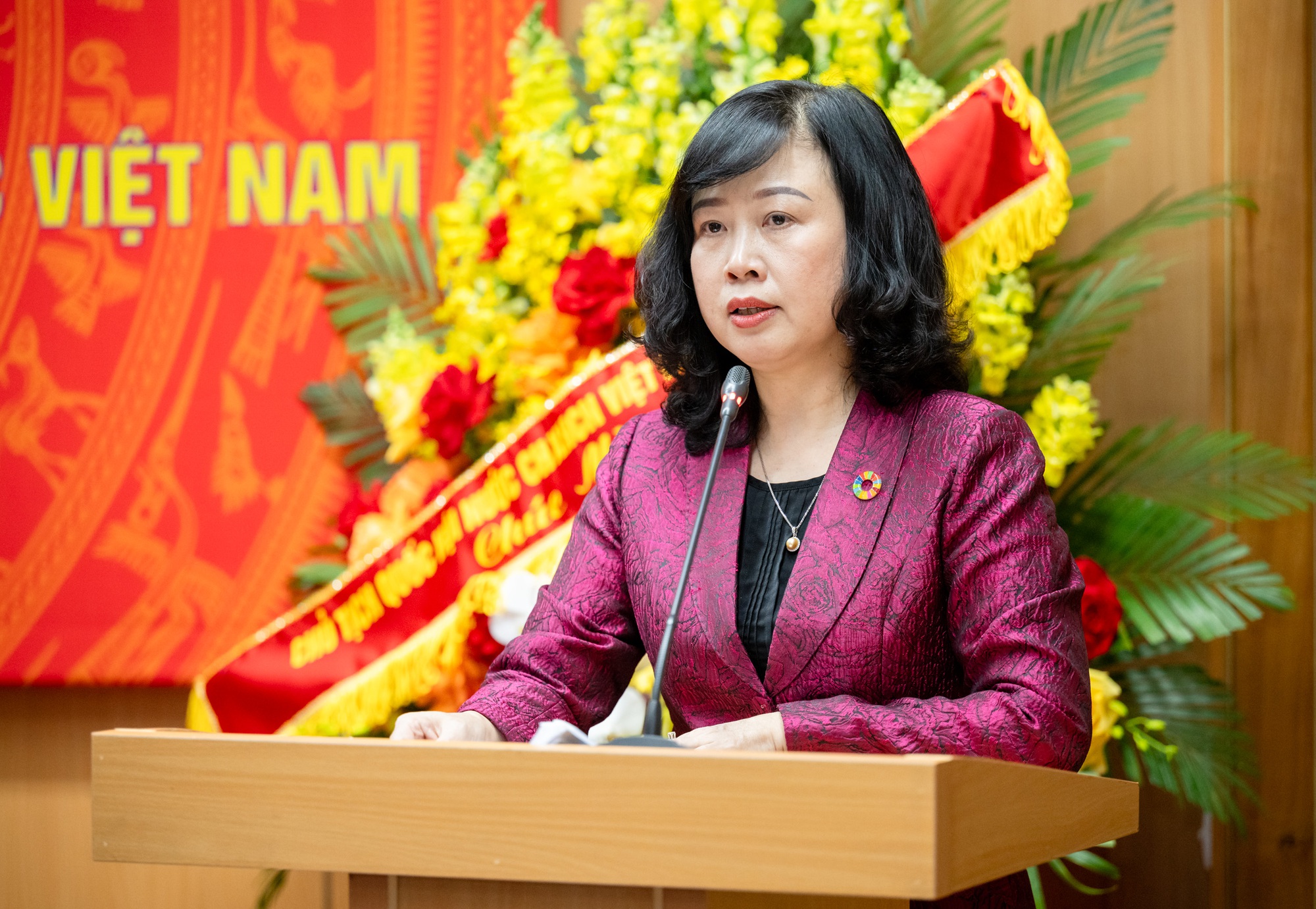 Chủ tịch Quốc hội tri ân, cảm ơn những đóng góp của thầy thuốc, nhân viên y tế- Ảnh 1.