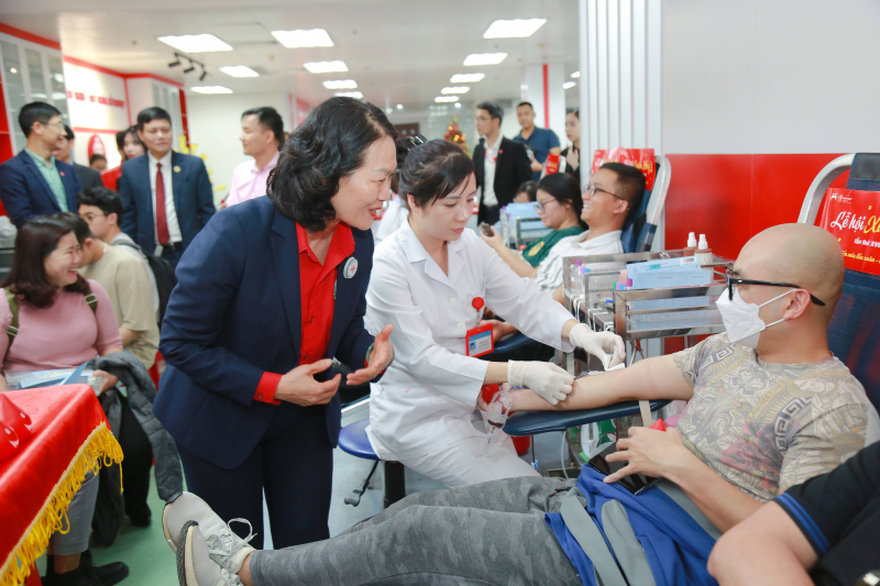 Hàng ngàn người hiến máu tại lễ hội lớn nhất năm- Ảnh 2.