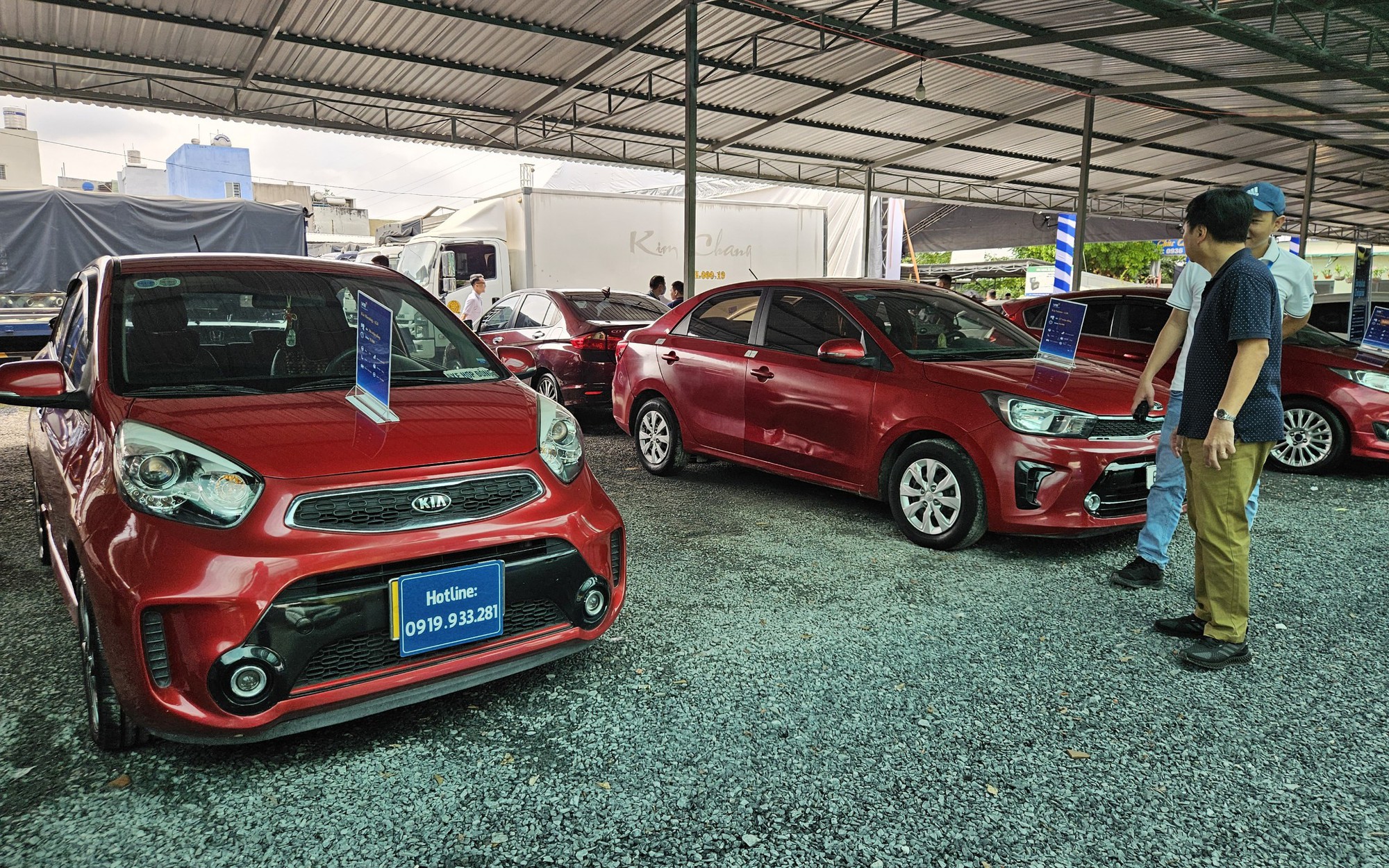 Ngân hàng đua nhau thanh lý, phát mãi từ xe con đến tàu biển