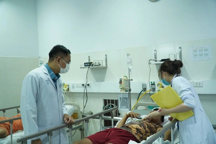 Hai trẻ nghi ngộ độc botulinum c&ugrave;ng ăn tiệc tại một gia đ&igrave;nh- Ảnh 1.