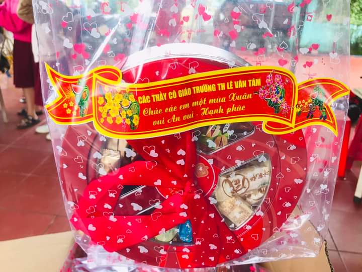 “Xuân sum vầy - Tết sẻ chia”: Phiên chợ Tết ý nghĩa- Ảnh 2.