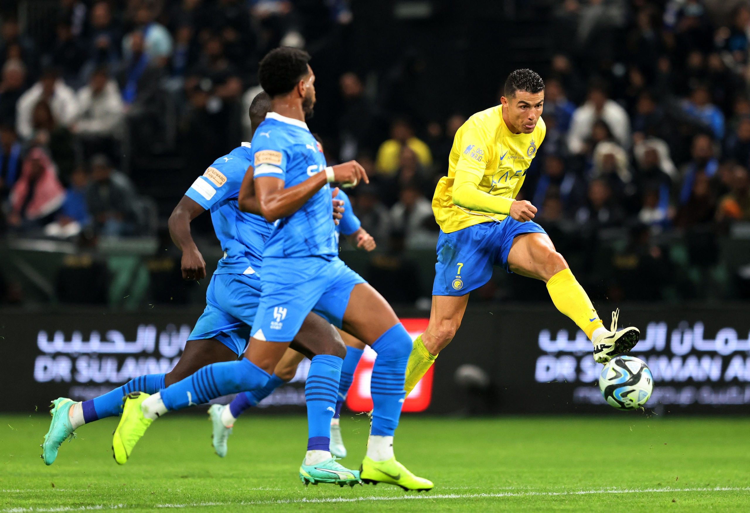 Ronaldo tiếp tục nổ súng, Al-Nassr vào tứ kết C1 châu Á- Ảnh 1.