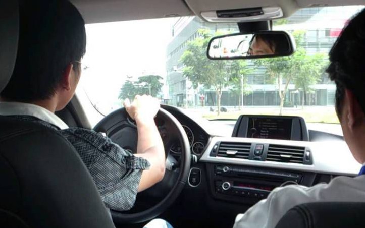 Dịch vụ lái xe hộ cho người say làm ăn ra sao trong mùa Tết?