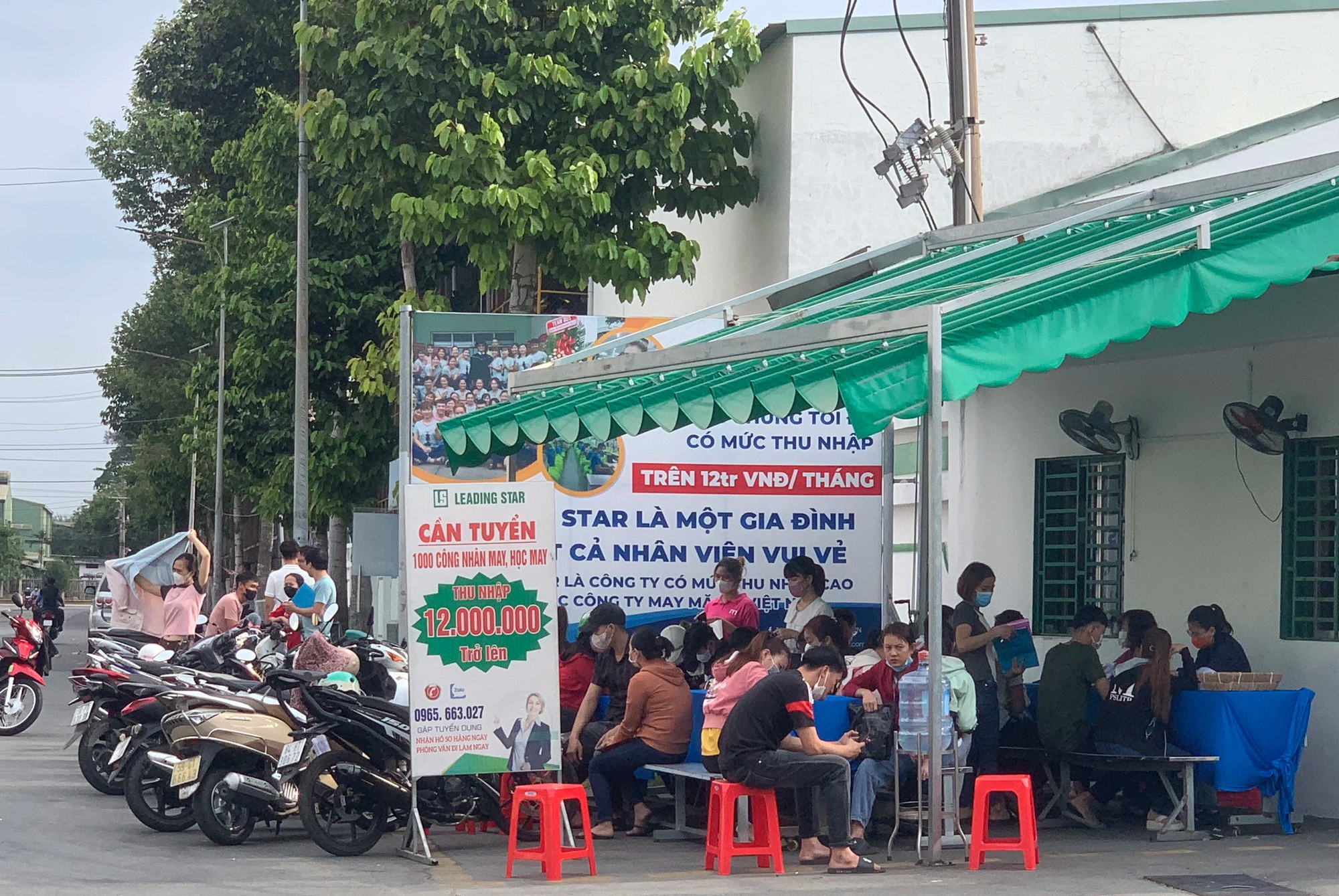 H&igrave;nh ảnh quen thuộc ở B&igrave;nh Dương ngay sau Tết - Ảnh 3.