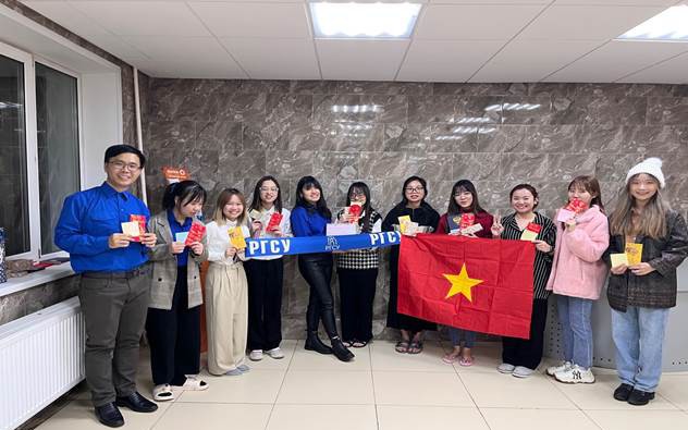 "Xu&acirc;n sum vầy - Tết sẻ chia": Tết xa nhưng vẫn đậm t&igrave;nh qu&ecirc;