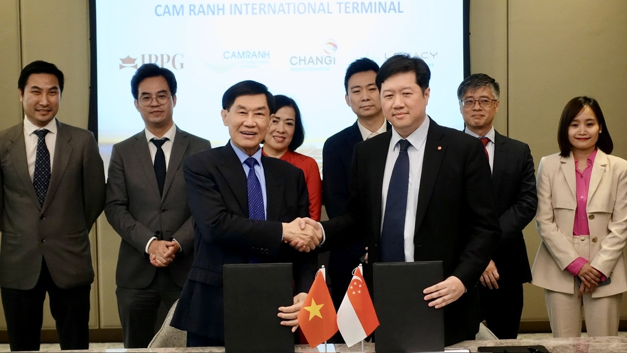 
S&acirc;n bay Cam Ranh "bắt tay" với s&acirc;n bay Changi của Singapore- Ảnh 1.