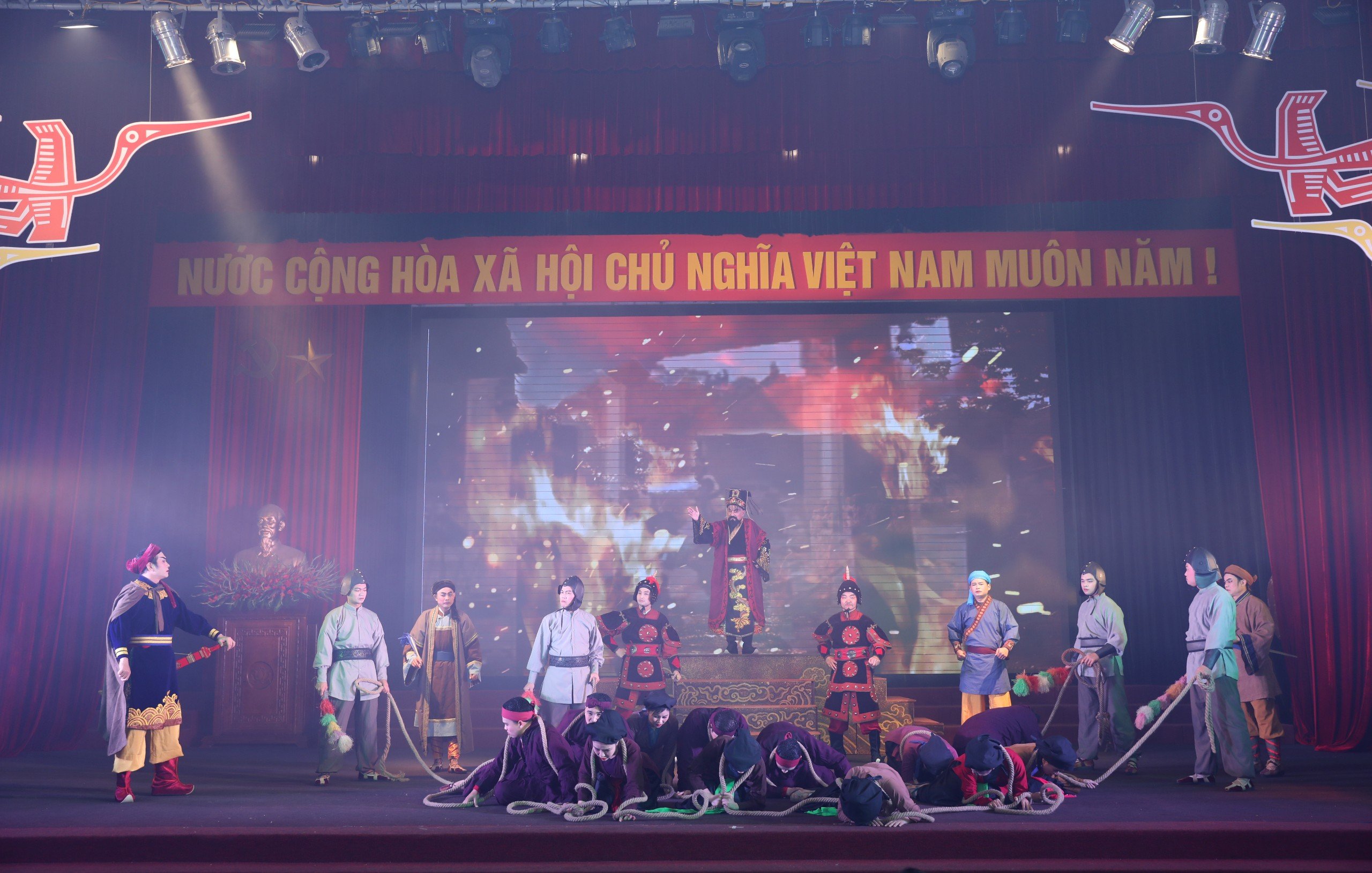 Khai hội Giang X&aacute; tri &acirc;n c&ocirc;ng lao của Ho&agrave;ng đế L&yacute; Nam Đế - Ảnh 8.