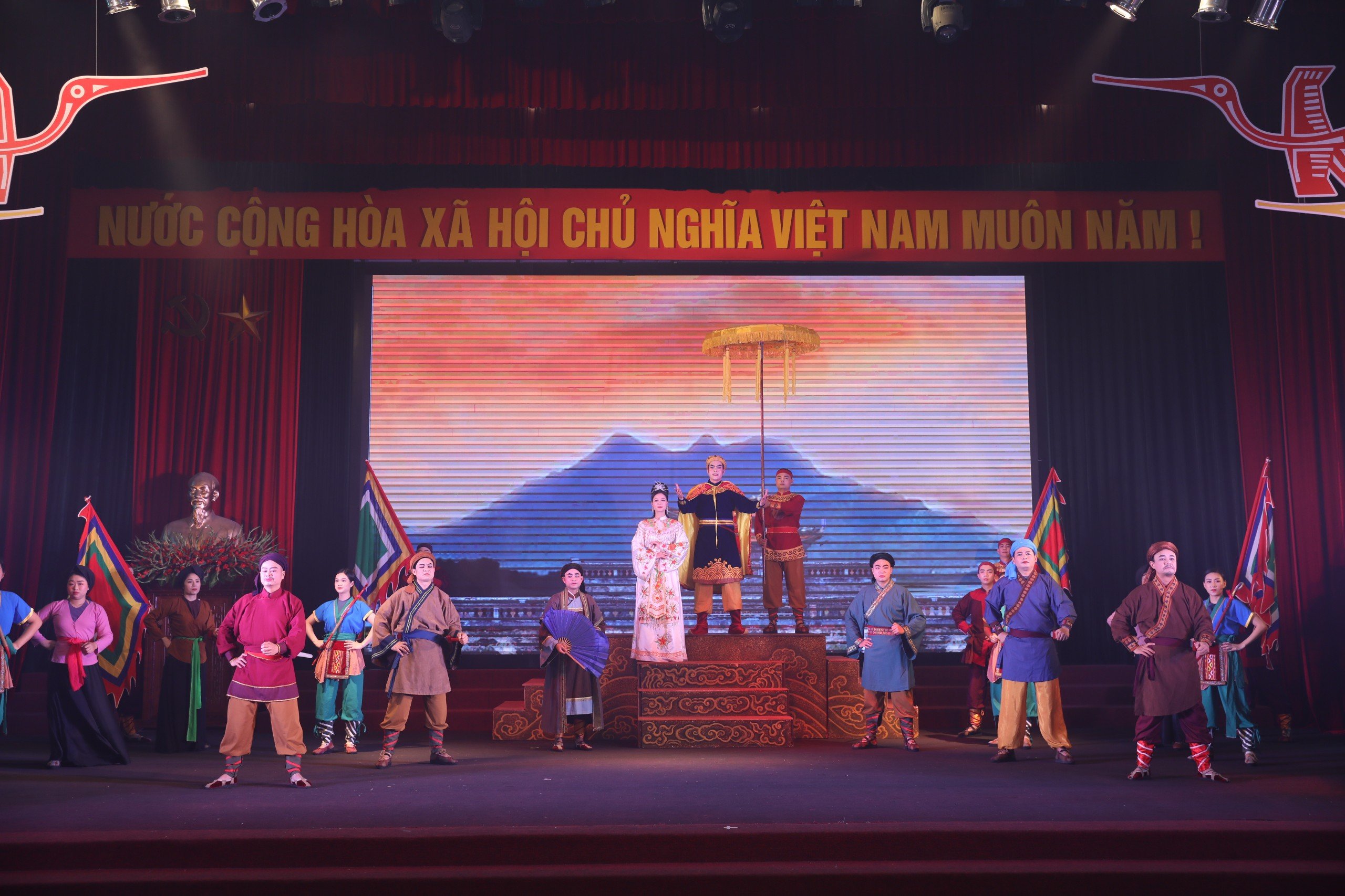 Khai hội Giang X&aacute; tri &acirc;n c&ocirc;ng lao của Ho&agrave;ng đế L&yacute; Nam Đế - Ảnh 5.
