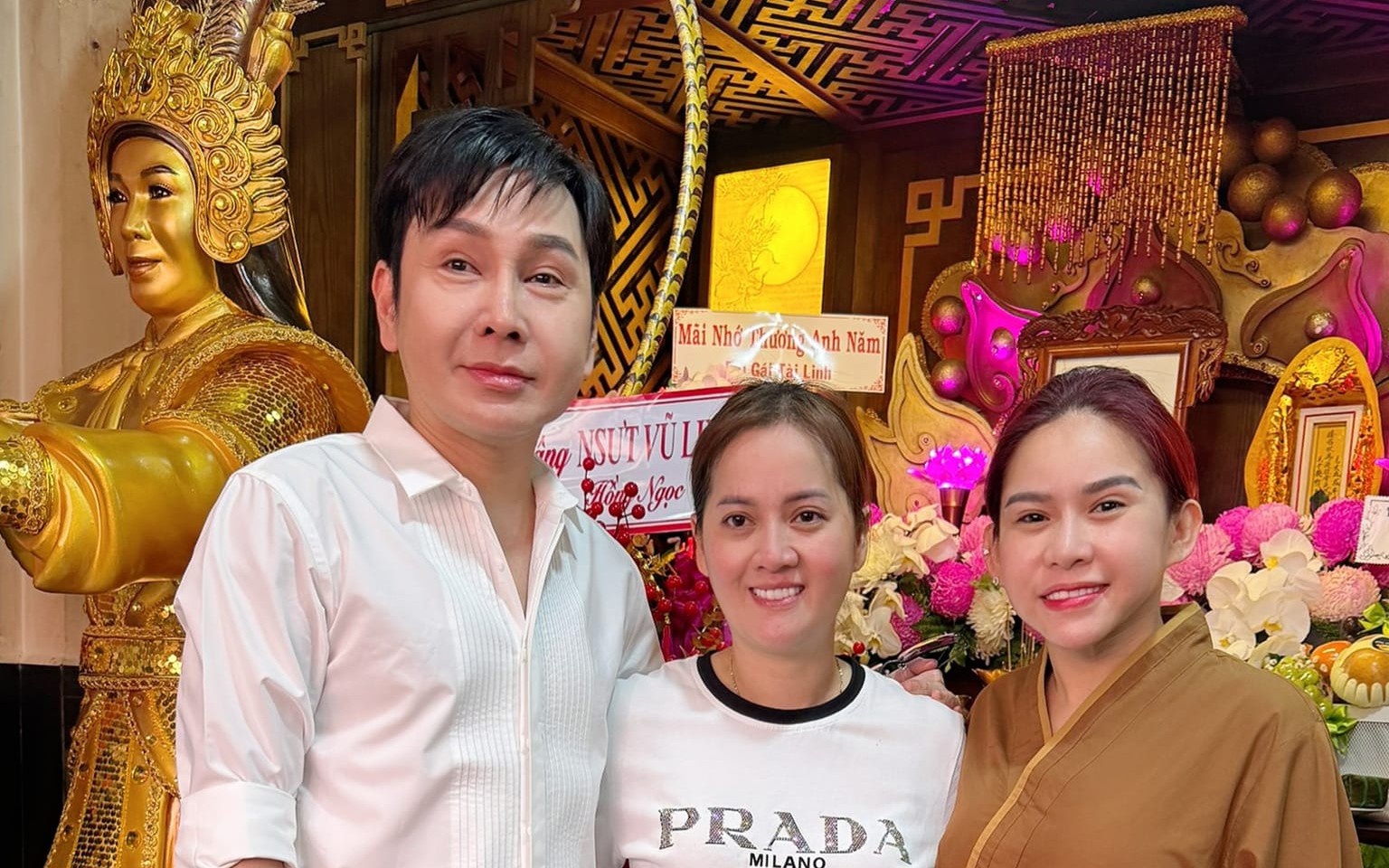 Nghệ sĩ xúc động trong ngày giỗ đầu của NSƯT Vũ Linh
