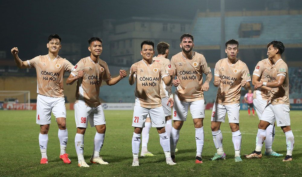 V&ograve;ng 10 V-League 2023-2024: Hấp dẫn đua ng&ocirc;i đầu- Ảnh 3.