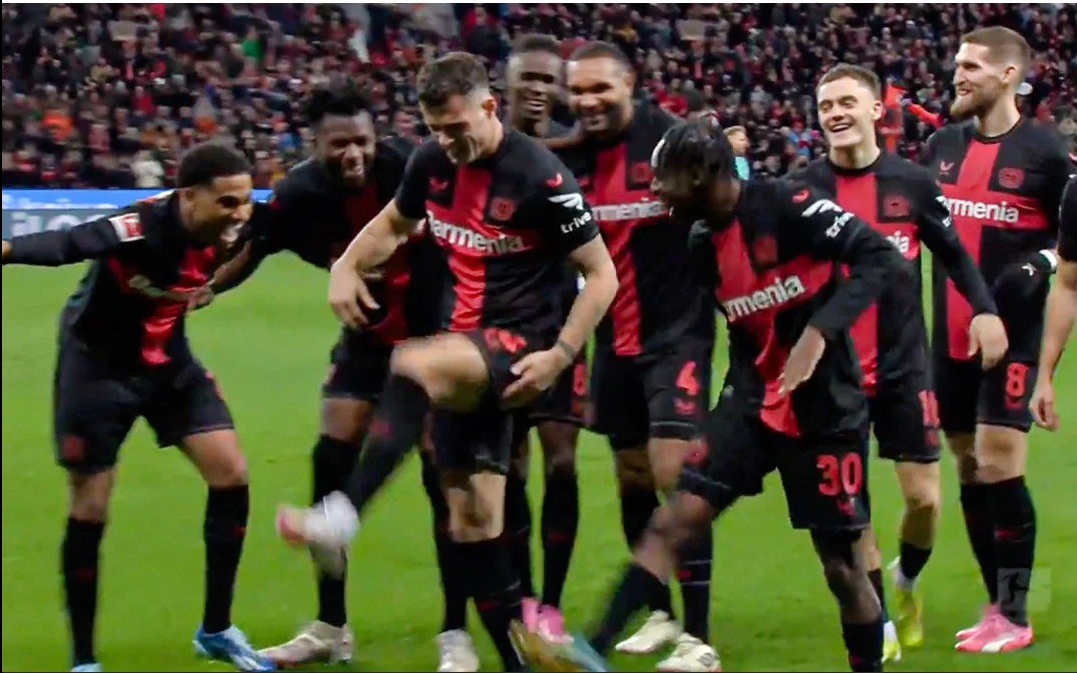 Bayer Leverkusen bắt đầu nước rút tới chức vô địch Bundesliga