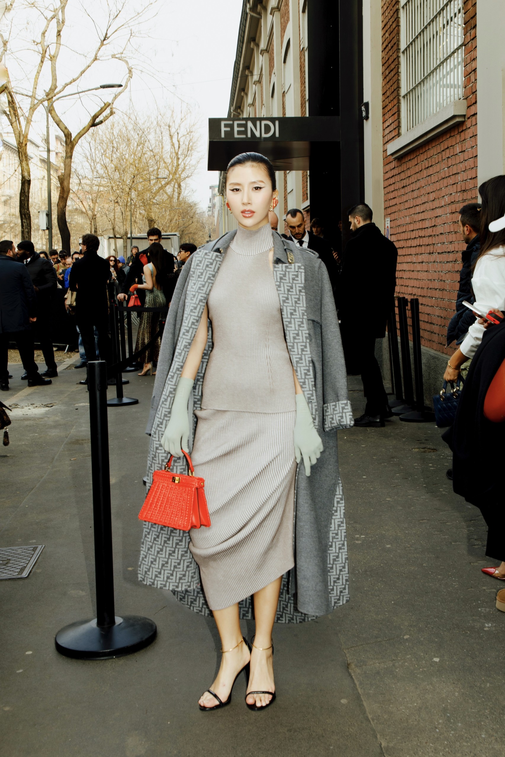 Show FENDI ở &Yacute; bị ph&aacute;, fashionista Việt được "biệt đ&atilde;i" thế n&agrave;o?

- Ảnh 2.