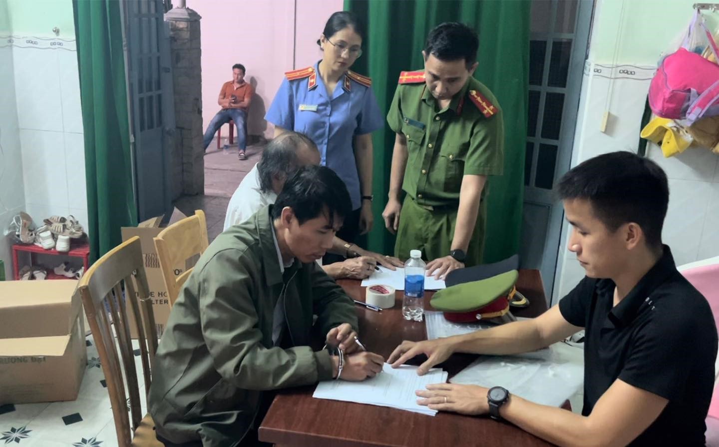 Bắt tạm giam người đại diện một công ty bất động sản ở Quảng Nam- Ảnh 1.
