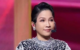Mỹ Linh hát sai lời vì di chứng "quạt trần rơi trúng đầu"