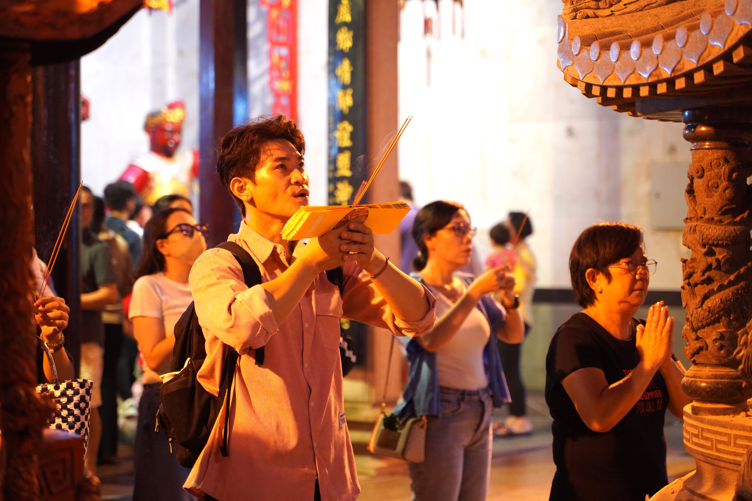 TP HCM: Hàng ngàn người đến vay lộc tại chùa Ông- Ảnh 8.
