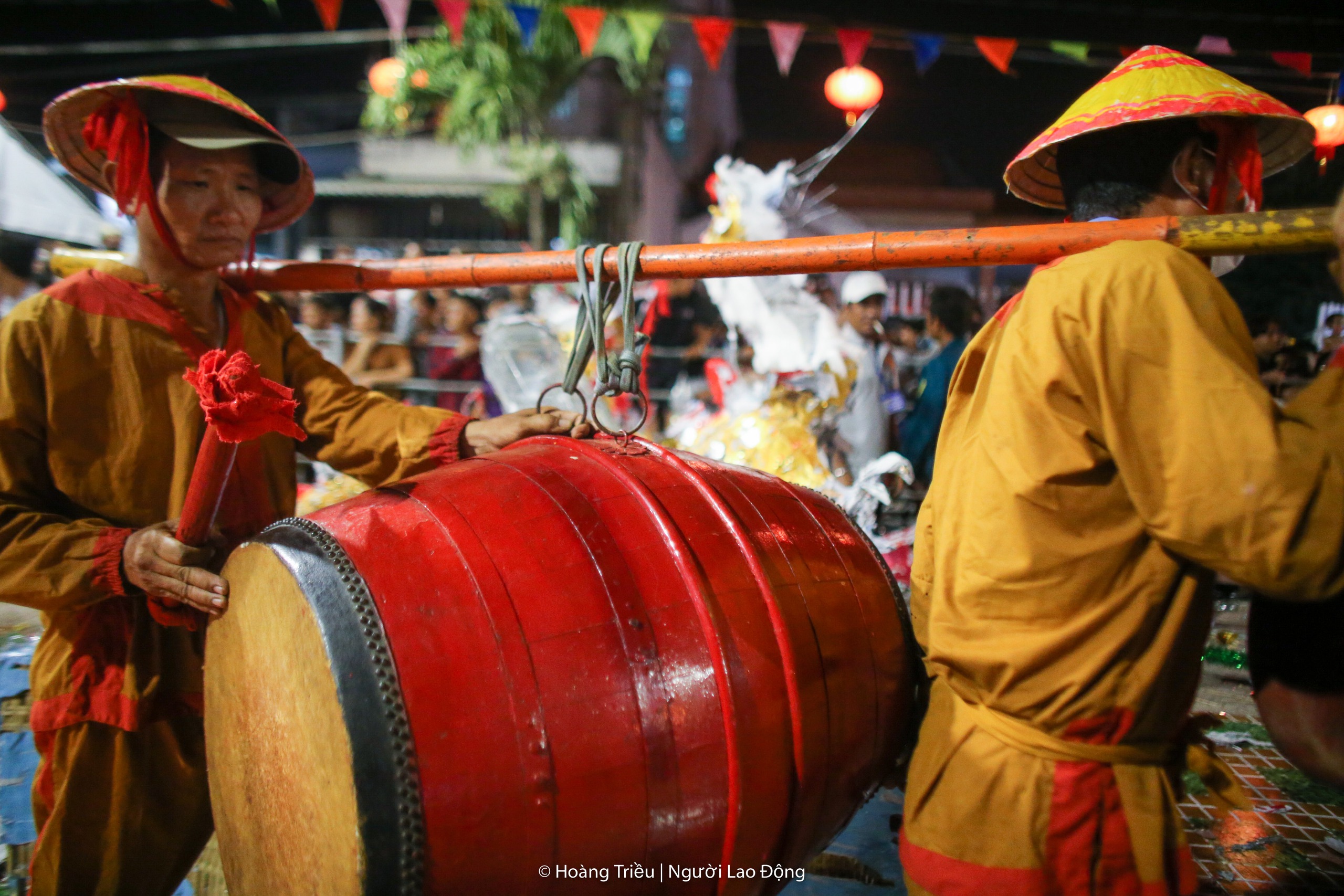 H&agrave;ng ng&agrave;n người tranh lộc trong đ&ecirc;m tại lễ hội L&agrave;m Chay- Ảnh 3.
