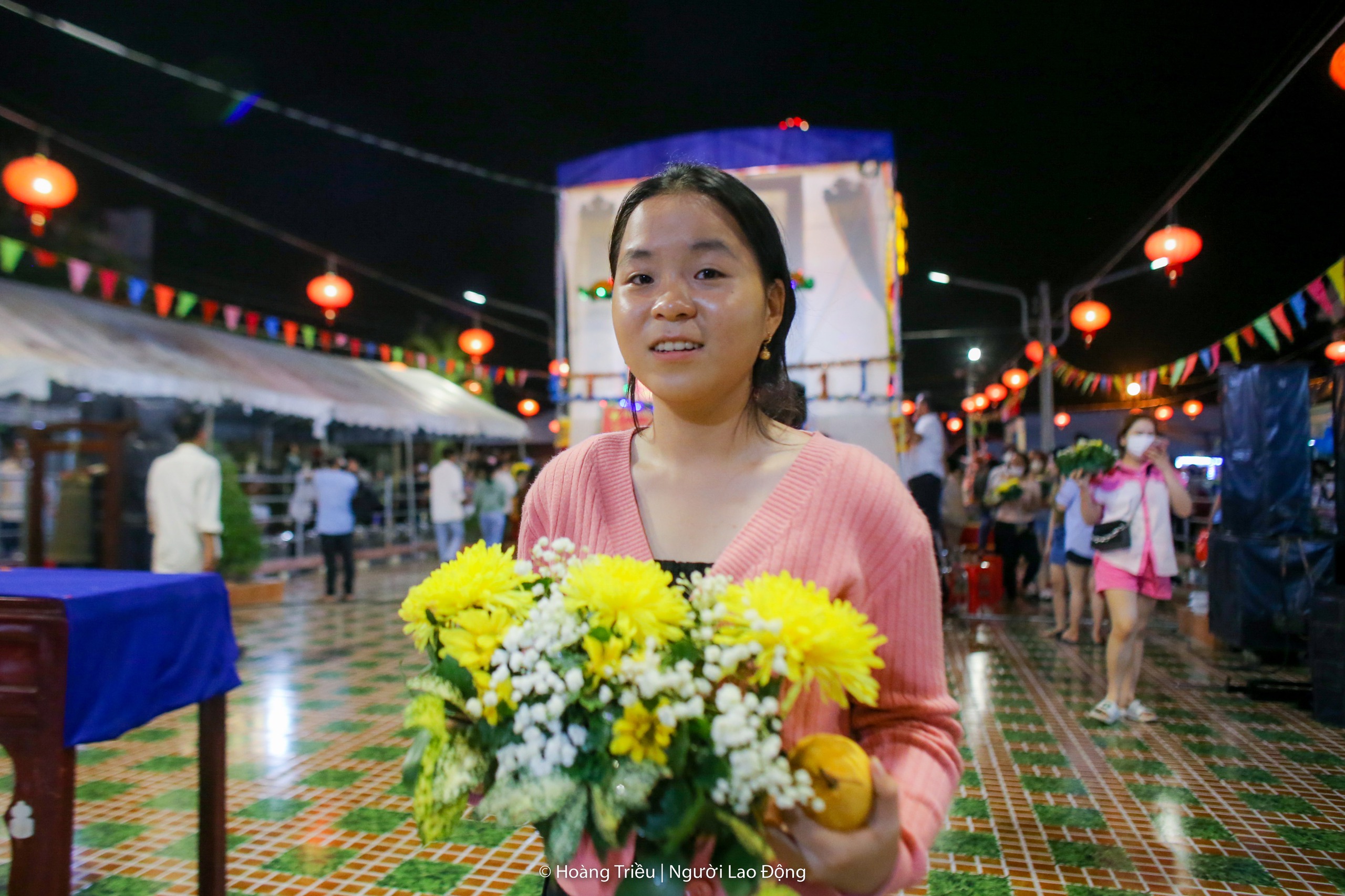 H&agrave;ng ng&agrave;n người tranh lộc trong đ&ecirc;m tại lễ hội L&agrave;m Chay- Ảnh 13.