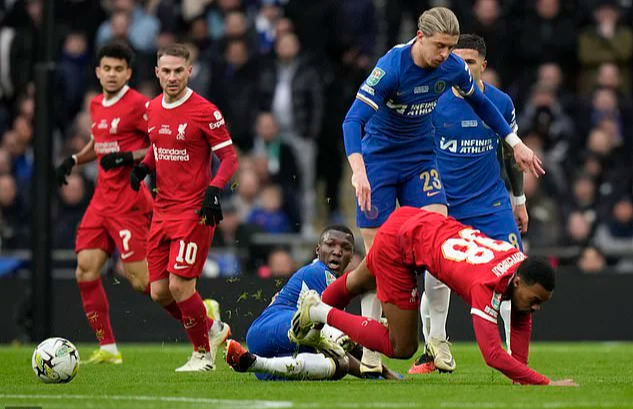 Nghẹt thở chung kết, Liverpool đăng quang League Cup - Ảnh 3.