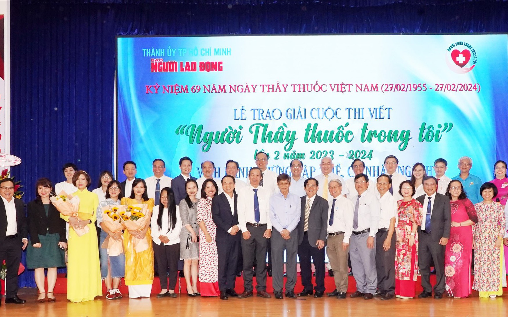 Trao giải cuộc thi viết “Người Thầy thuốc trong tôi” lần 2: Phép mầu từ "chiến binh" áo trắng