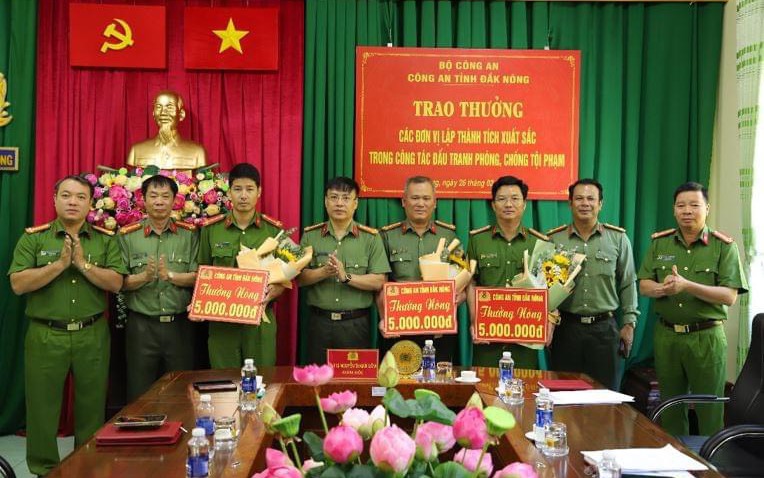Truy bắt th&agrave;nh c&ocirc;ng 2 đối tượng cướp giật t&agrave;i sản