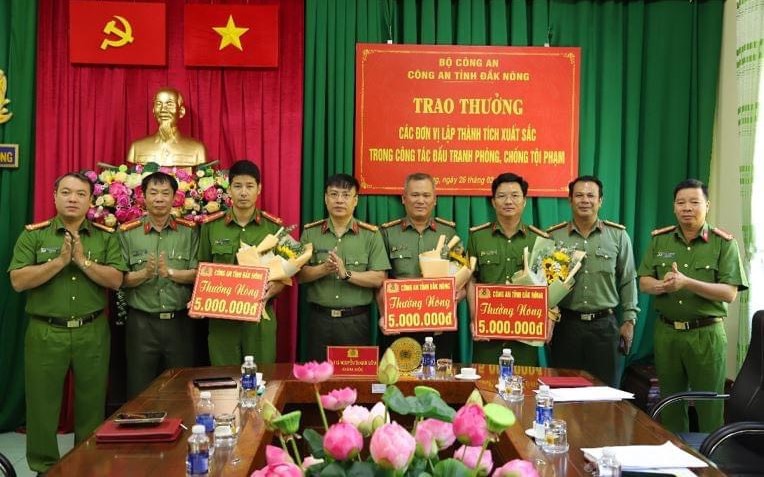 Truy bắt th&agrave;nh c&ocirc;ng 2 đối tượng cướp giật t&agrave;i sản- Ảnh 1.
